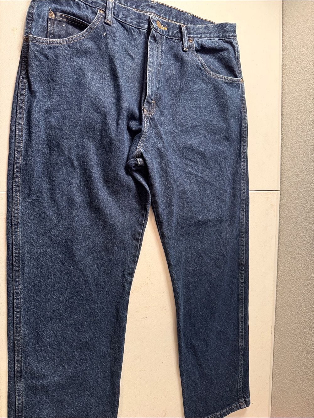 Wrangler Men's Relaxed Fit Indigo Blue Jeans